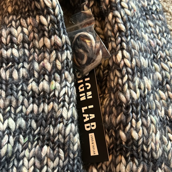 design lab lord & Taylor knit sweater small NWT - Picture 3 of 6